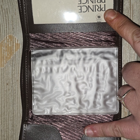 NWT FULL GRAIN COWHIDE WALLET - Picture 4 of 12